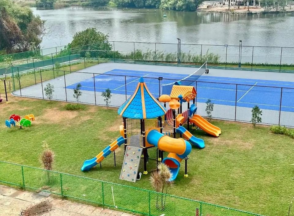 Luxury 18th Floor 1BHK Apartment, Lake & Metro Views Apartment in Kochi