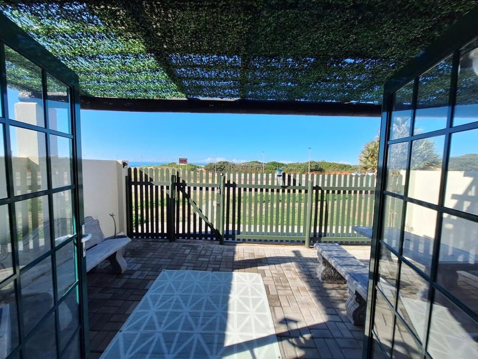 The Wave House on the Beach Apartment in Port Alfred