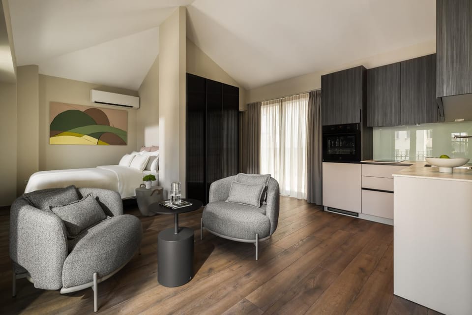 Kitchen or kitchenette, Living room