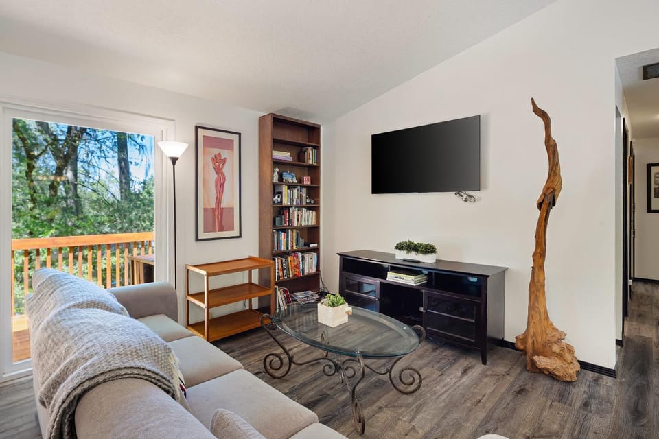 Wake Robin House - Comfortable & Close to Campus home House in Eugene