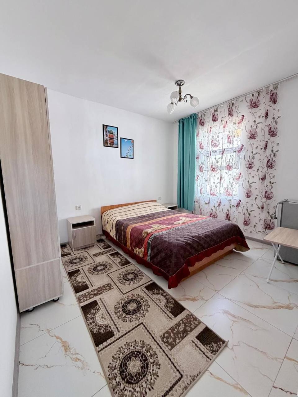 Bed, Photo of the whole room, wardrobe