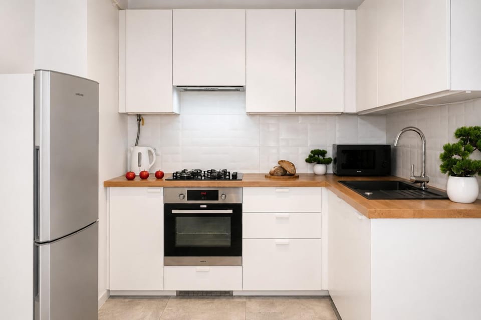 Kitchen or kitchenette, dishwasher, oven, pet friendly, stove