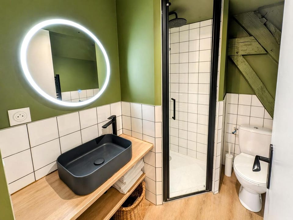 Shower, Toilet, Bathroom