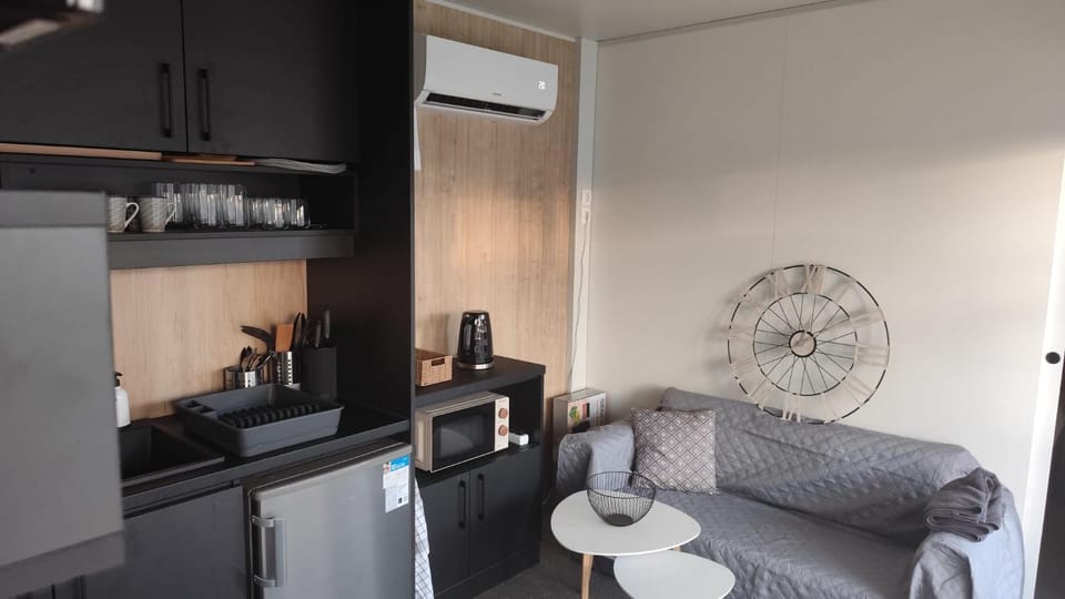 Kitchen or kitchenette, Living room, stove