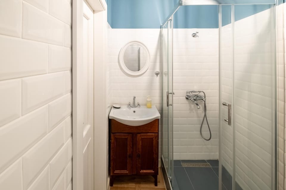 Shower, Bathroom