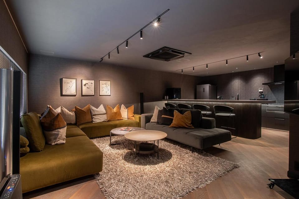 TV and multimedia, Kitchen or kitchenette, Living room, Seating area, kitchen