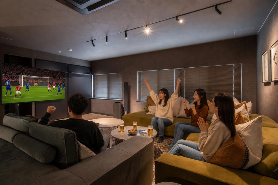 Communal lounge/ TV room, TV and multimedia, Living room, Evening entertainment