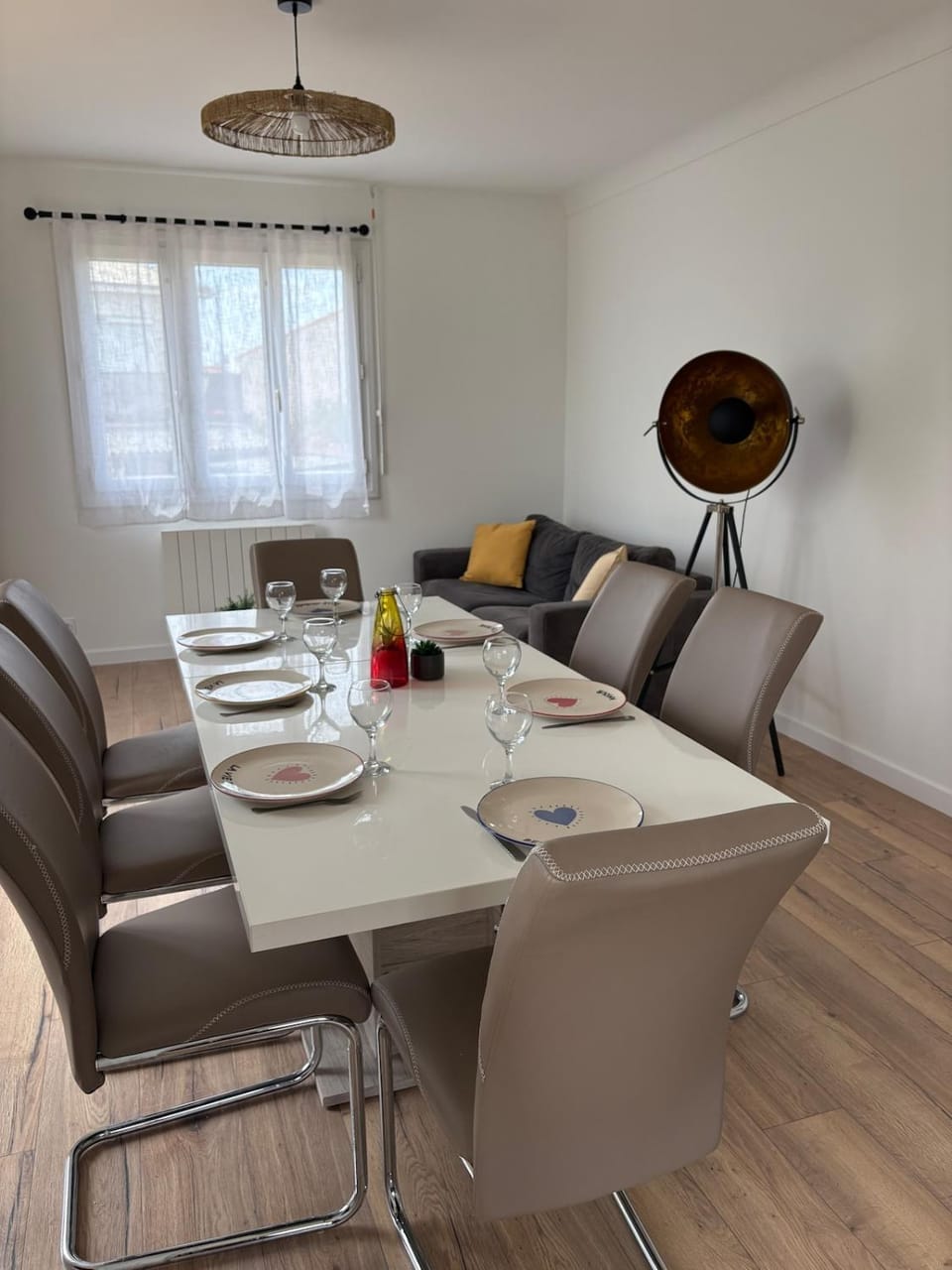Living room, Seating area, Dining area