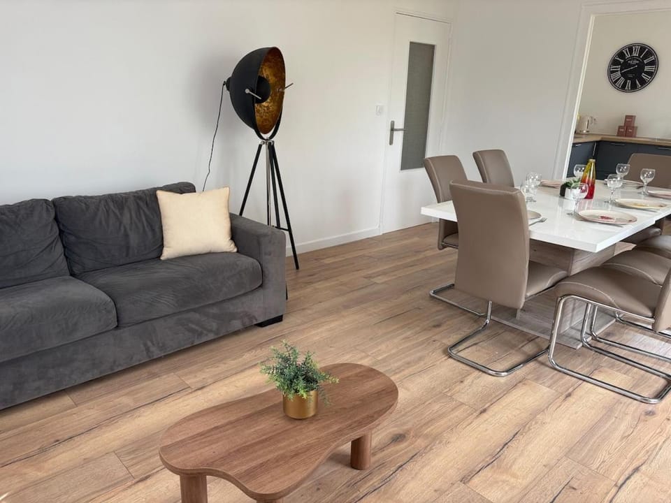 Living room, Seating area, Dining area