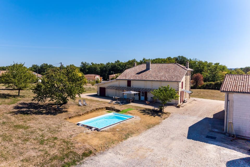 Chateau Haut Cazevert - Harandailh Bed and Breakfast in Nouvelle-Aquitaine