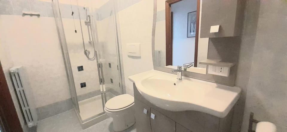 Via Roma OttantaDue Apartment in Province of Lecco