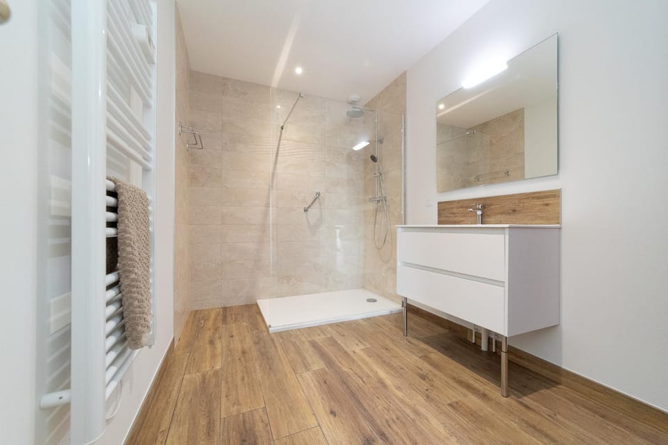Shower, Bathroom, flat iron, towels