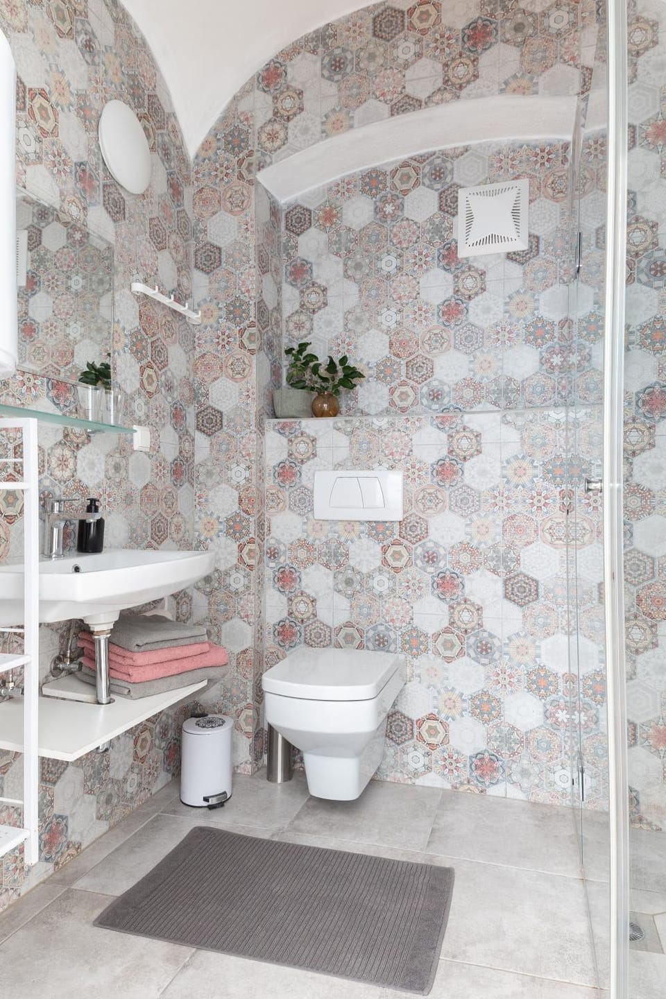 Shower, Toilet, Bathroom