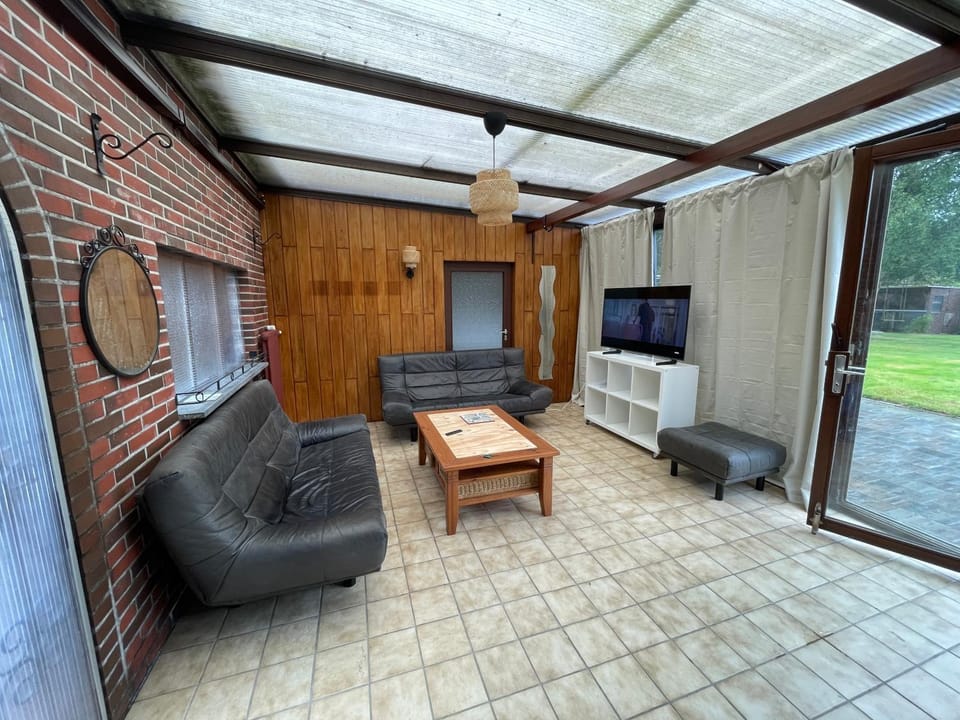 Monteurwohnung, Handwerkerwohnung NEU mit 4 Schlafzimmern und Garten Apartment in Friesland