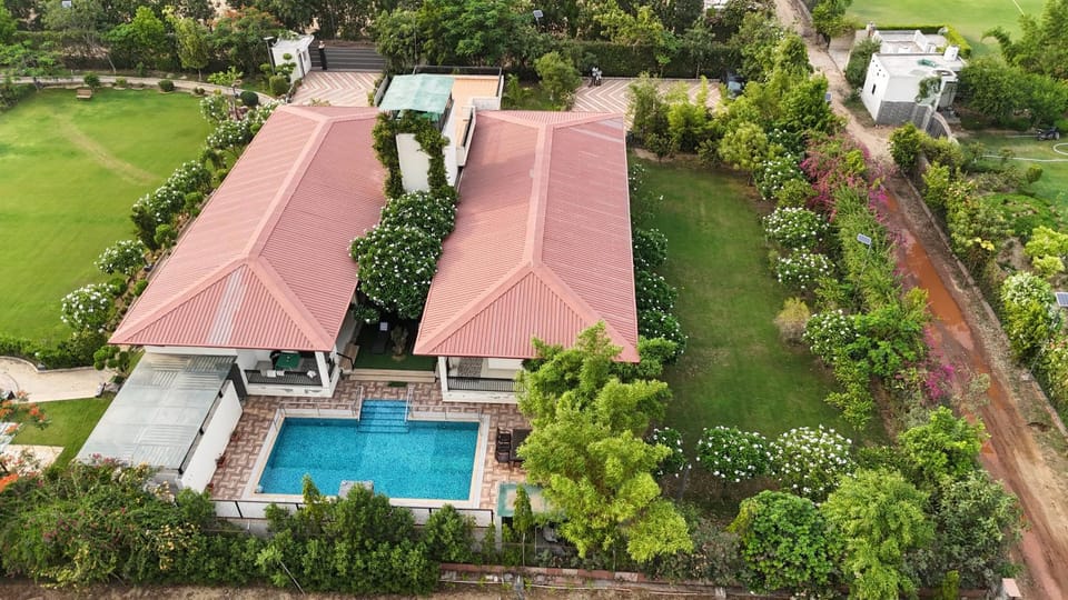 Property building, Natural landscape, Bird's eye view, Swimming pool