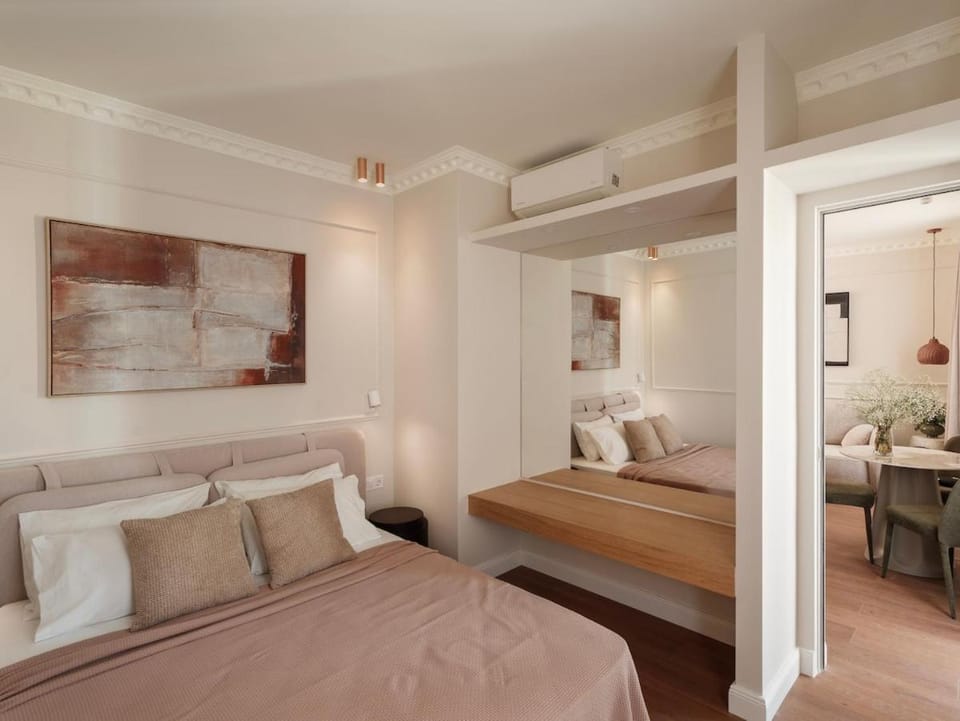 Bed, Photo of the whole room, Bedroom, air conditioner