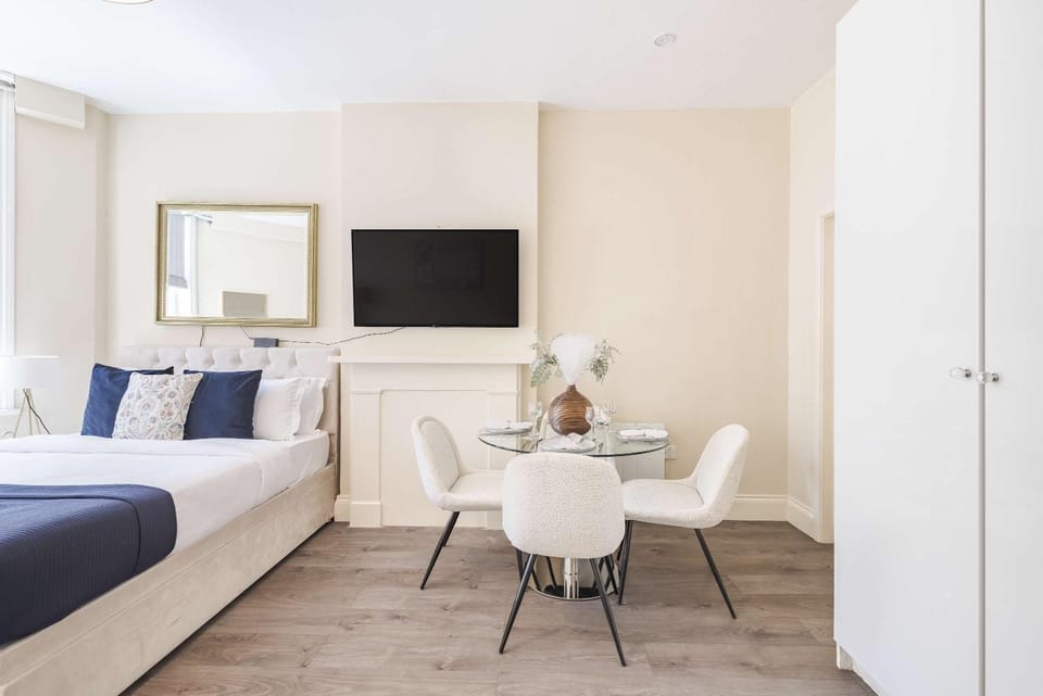Harrods Hideaway Apartment in City of Westminster