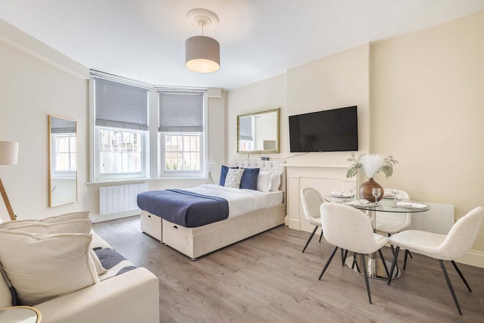 Harrods Hideaway Apartment in City of Westminster