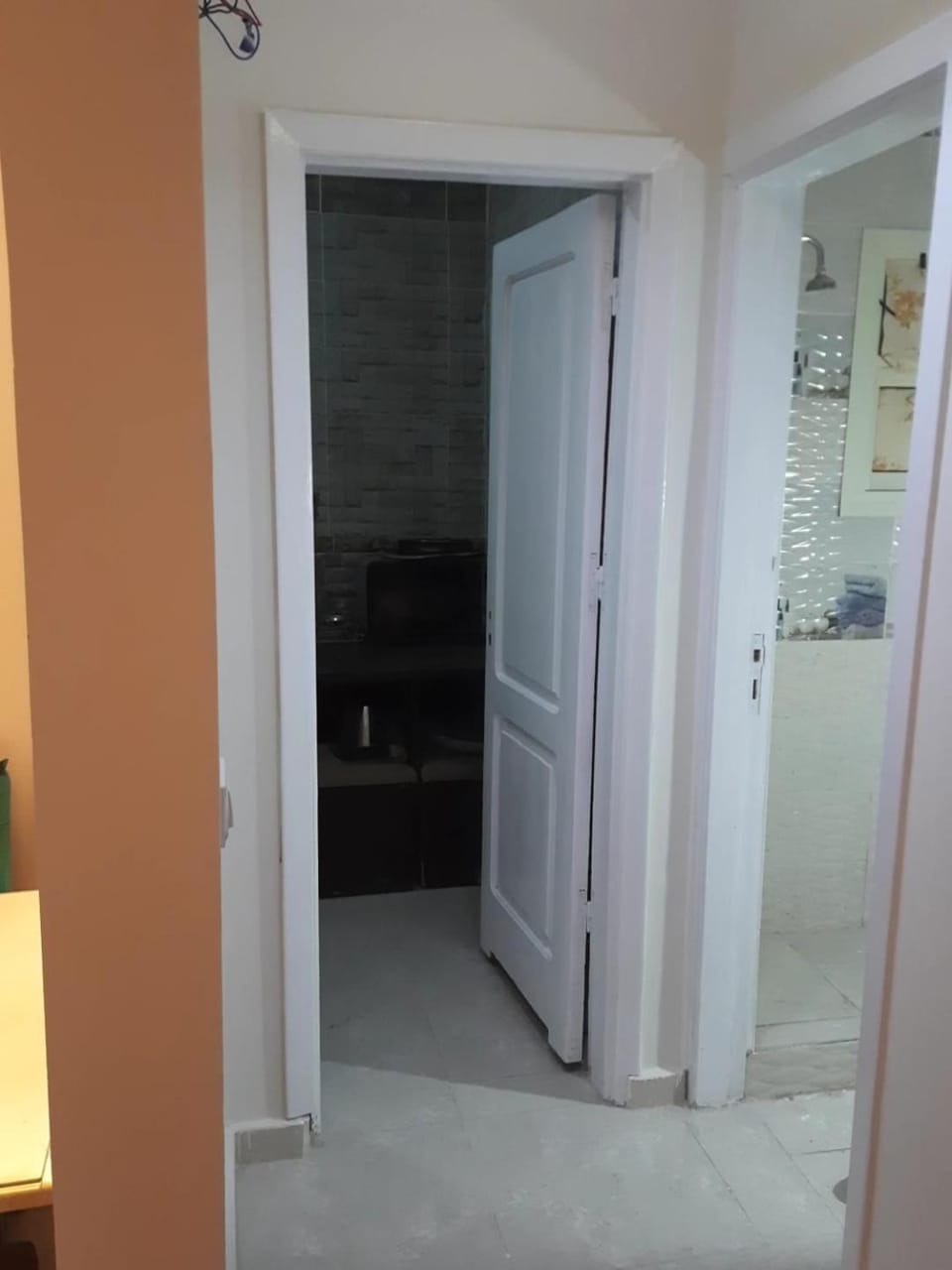 Restaurant/places to eat, Bathroom, Breakfast
