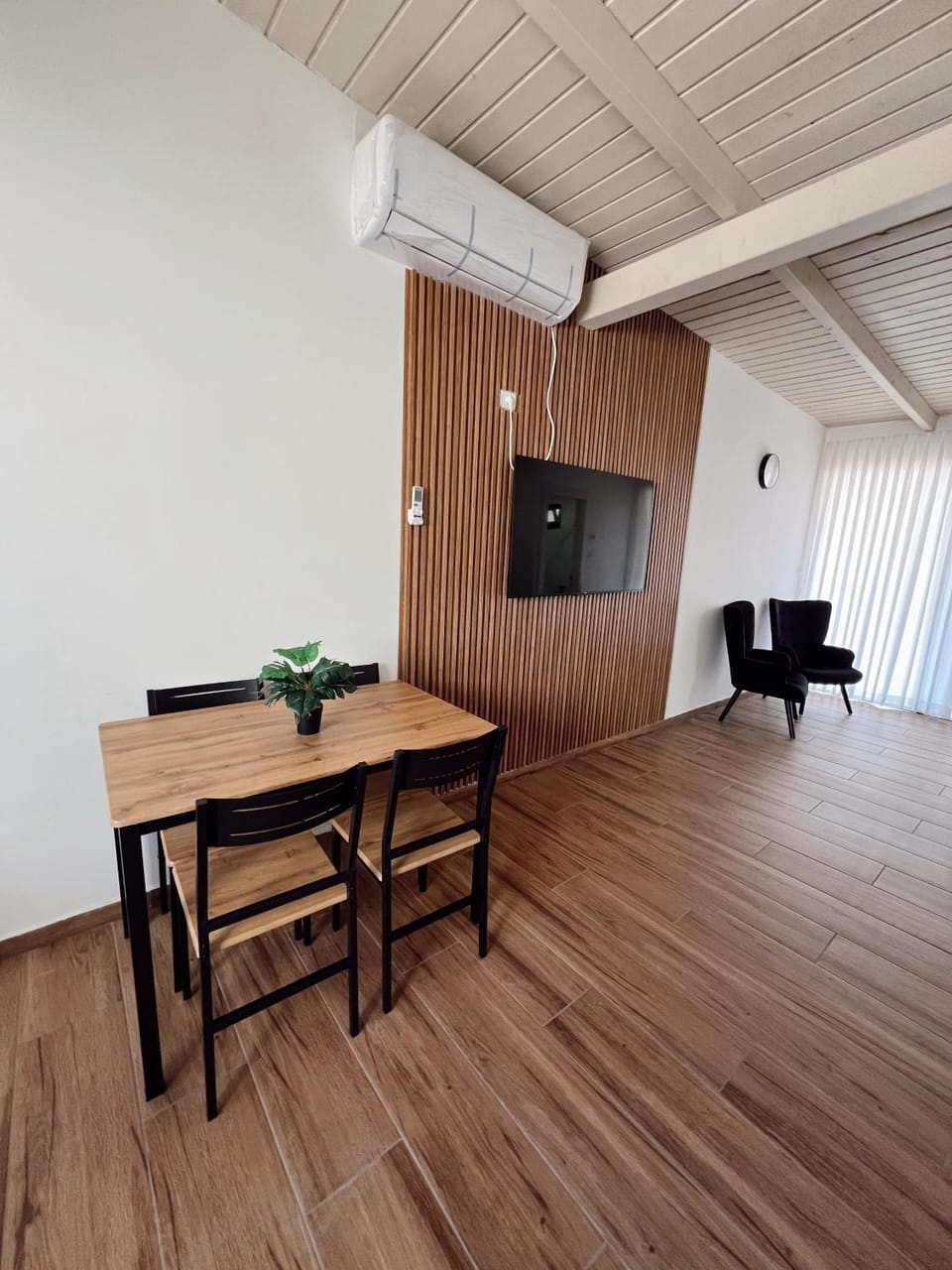 בצלי-ה House in North District