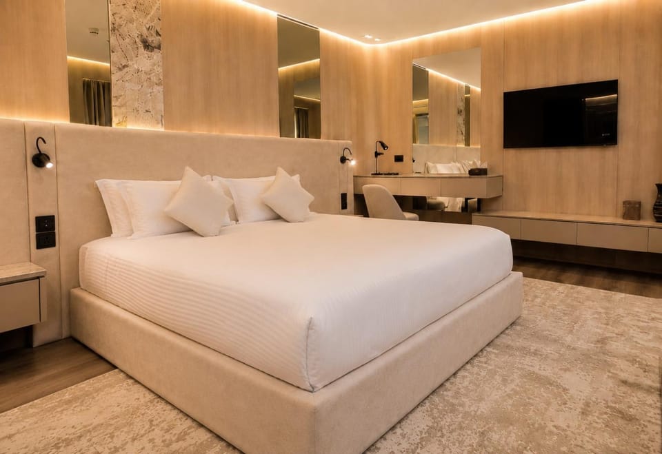 Bed, Photo of the whole room, Bedroom