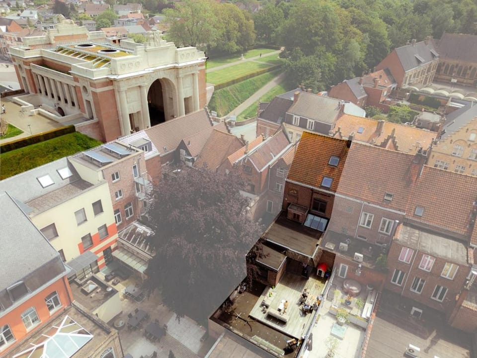 Tussen Muur en Markt House in Ypres
