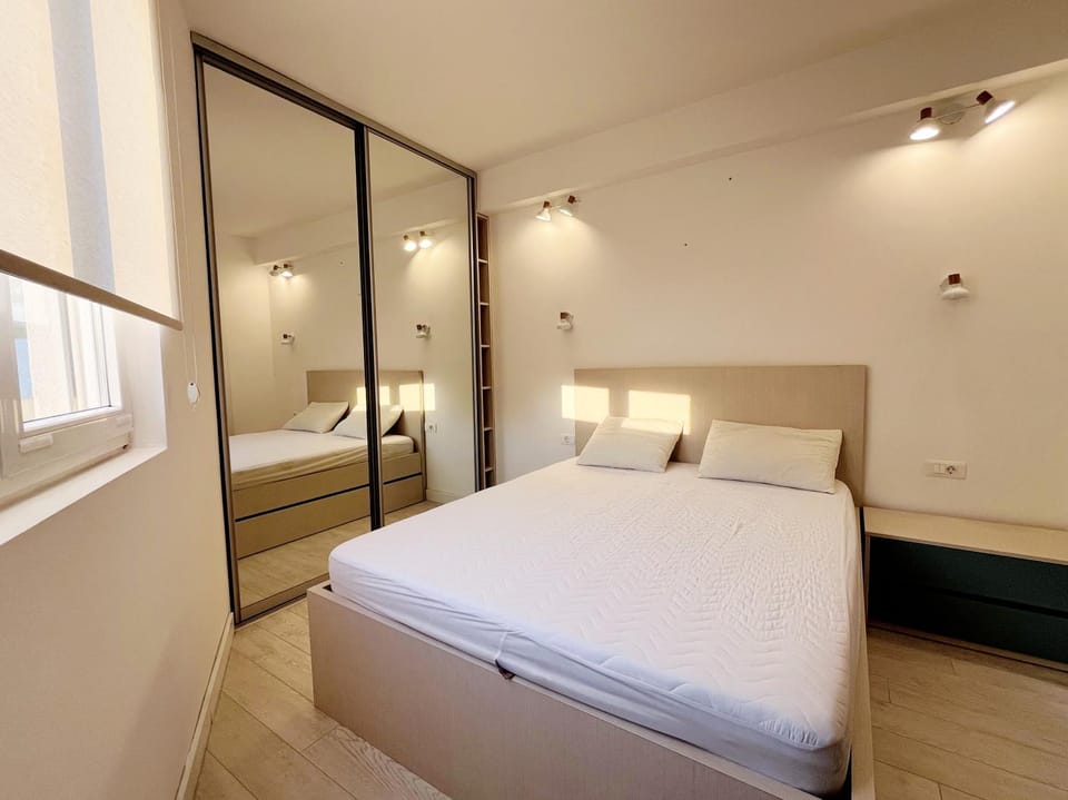 Bed, Photo of the whole room, Bedroom, wardrobe