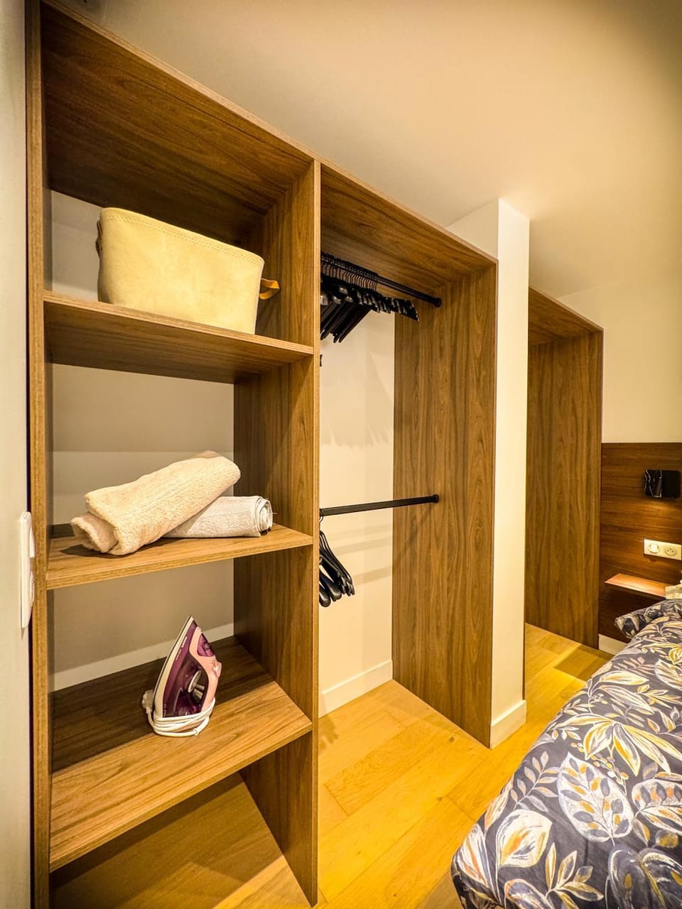 Bed, Photo of the whole room, Bedroom, wardrobe