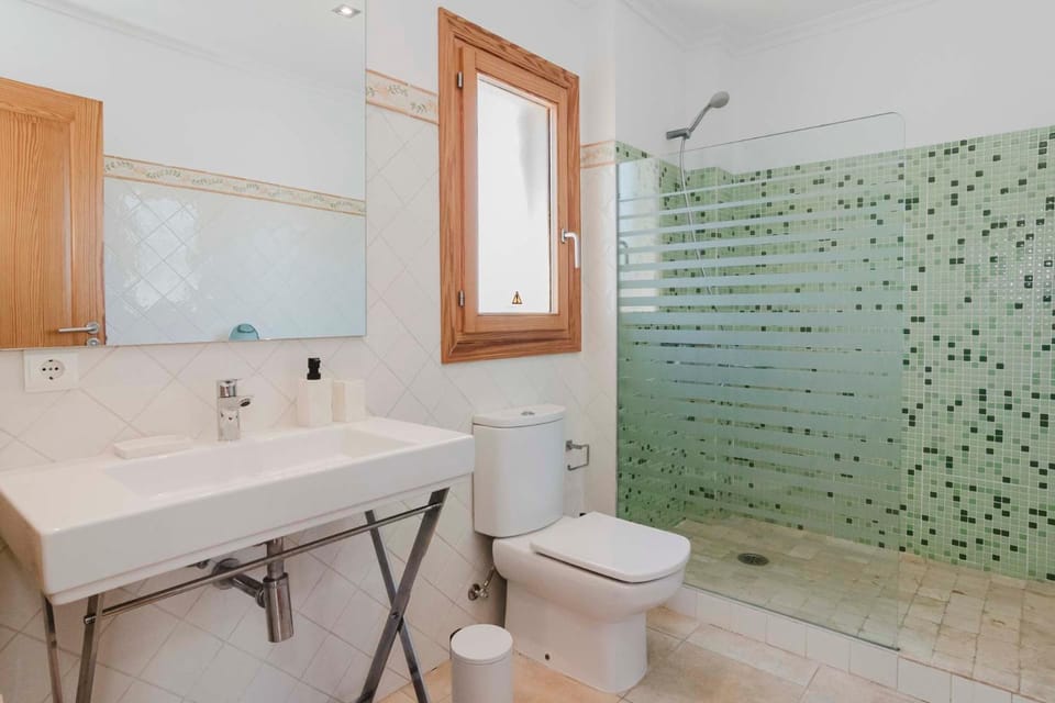 Shower, Toilet