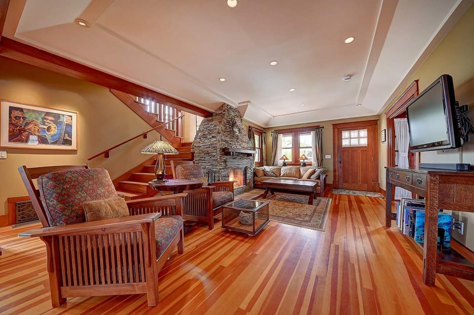Historic Craftsman Cozy 3BDR House in Long Beach