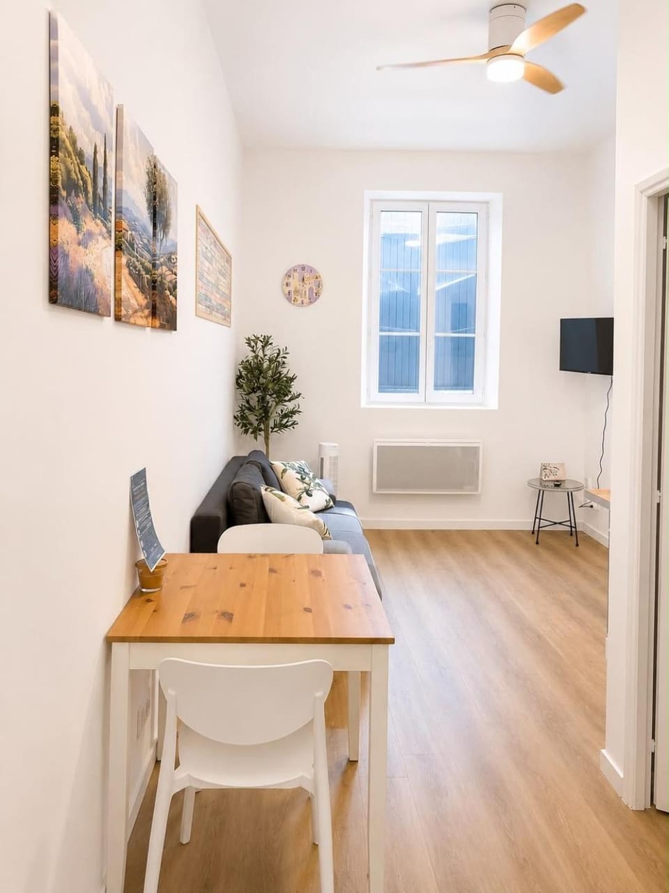 TV and multimedia, Dining area