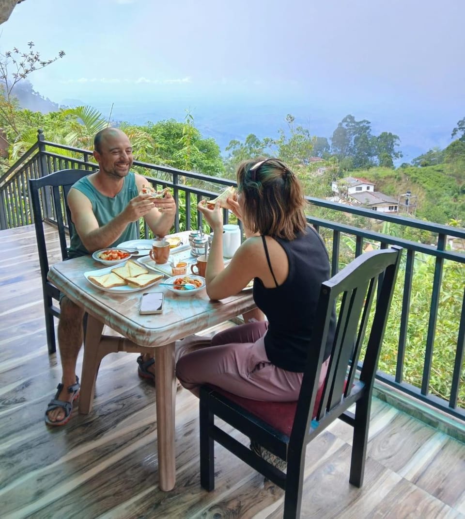 Farah Guest Inn Bed and Breakfast in Central Province