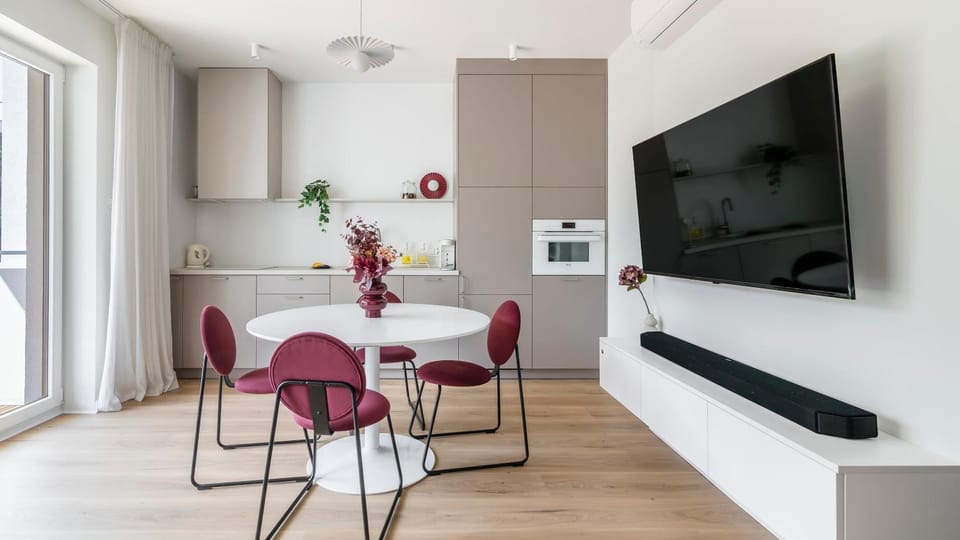 TV and multimedia, Kitchen or kitchenette, Dining area