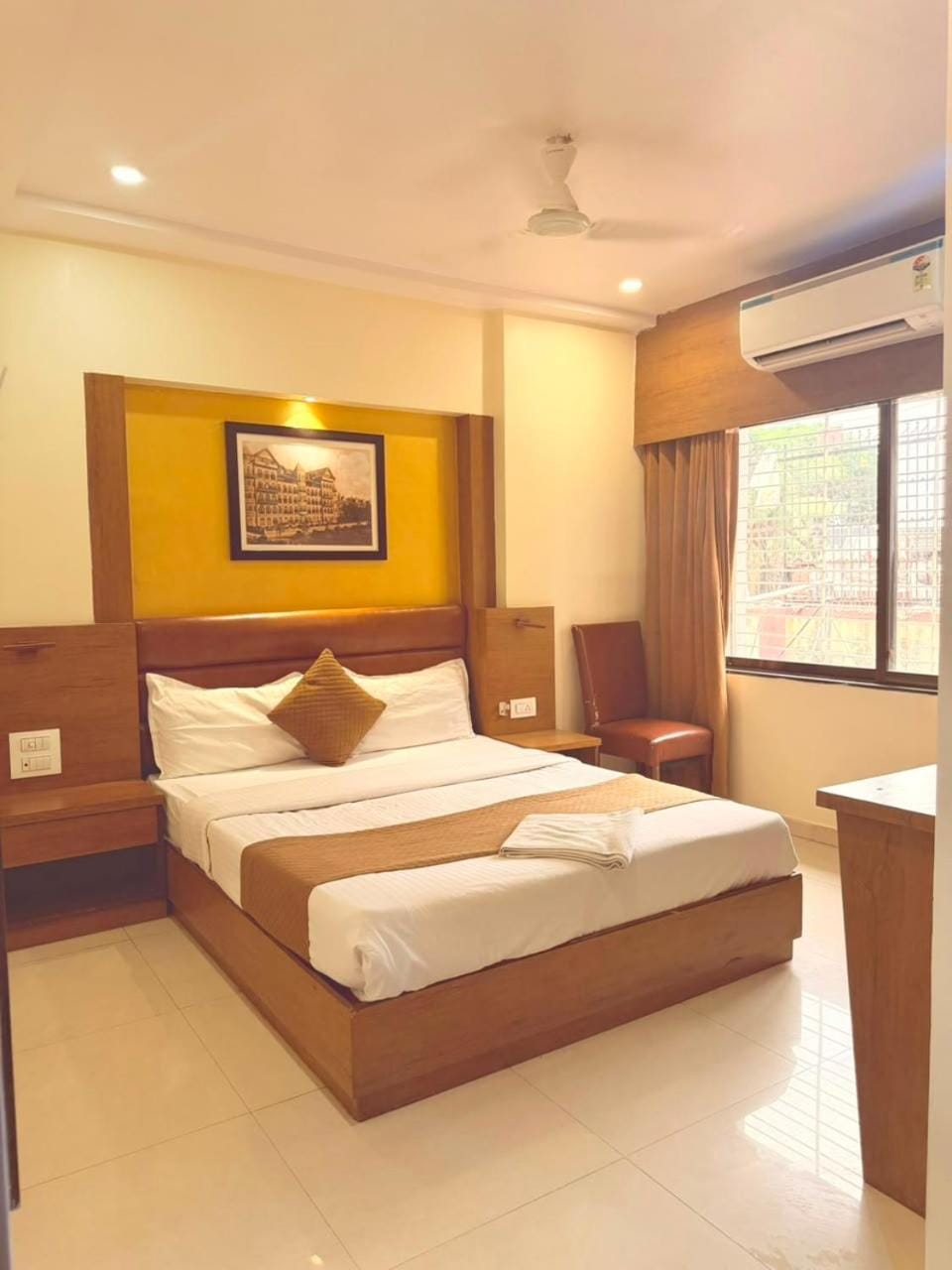 Crystal Luxury Hotel Hotel in Mumbai