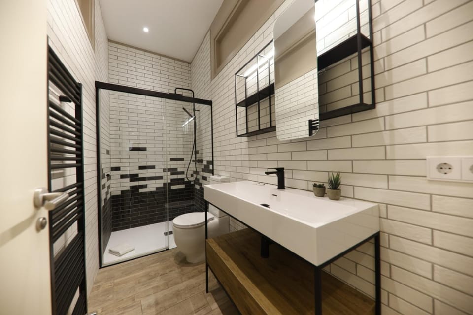 Shower, Toilet, Bathroom