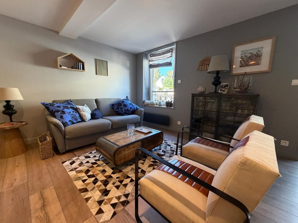 Living room, Seating area