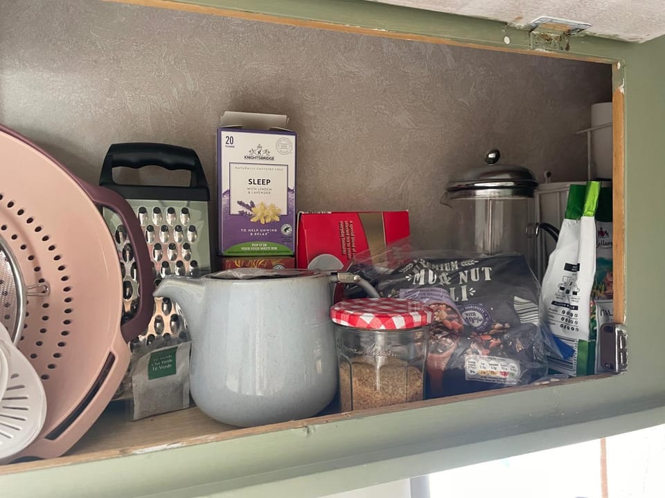 Cosy Caravan sleeps 2 with Patio and Parking House in County Kerry