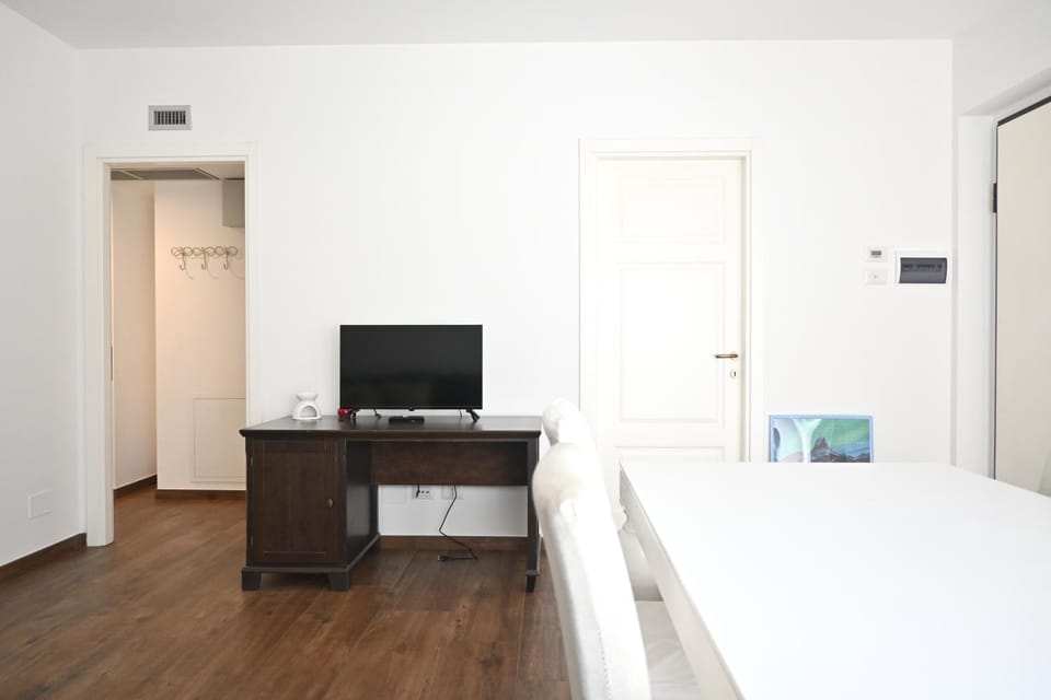 A53 - Ancona, trilocale con posto auto e aria condizionata Apartment in Marche