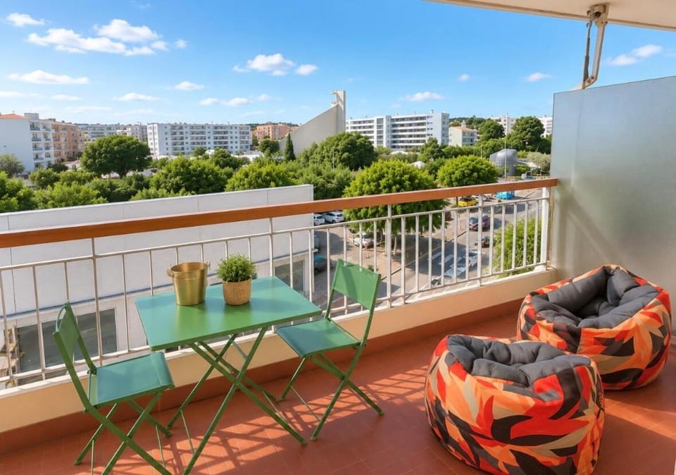 Cozy, air-conditioned, downtown Antibes Apartment in Antibes