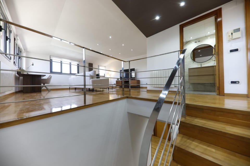 Bravissimo Plaça Catalunya 10, Duplex Penthouse Apartment in Girona