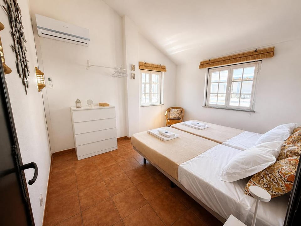 Bed, Bedroom, furniture, storage