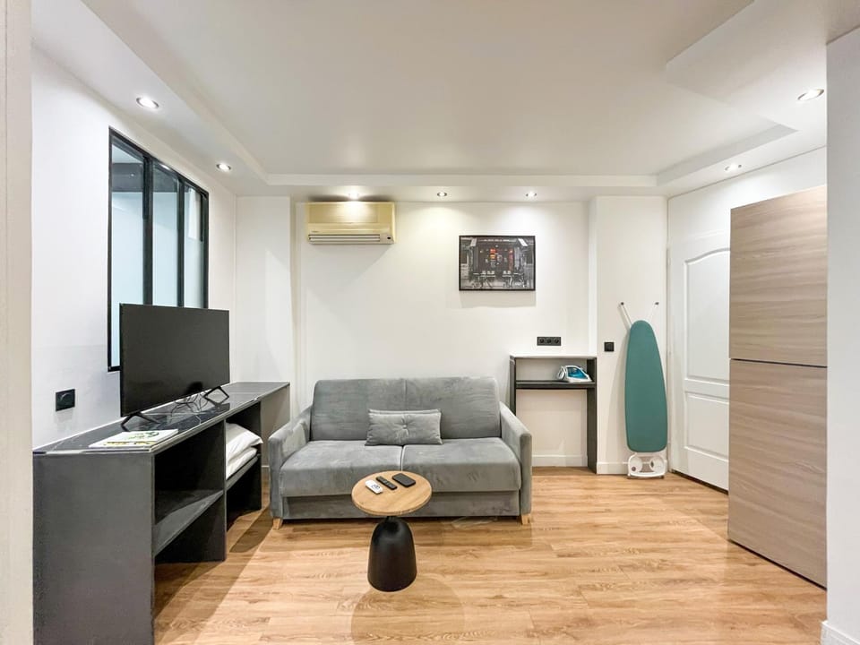 UrbanFlat 173 - Appartement pour 6 quartier Montparnasse Apartment in Paris