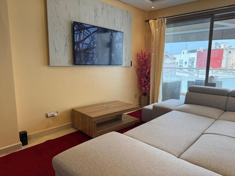Bed, TV and multimedia, Living room, Bedroom