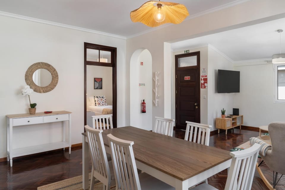 TV and multimedia, Living room, Dining area