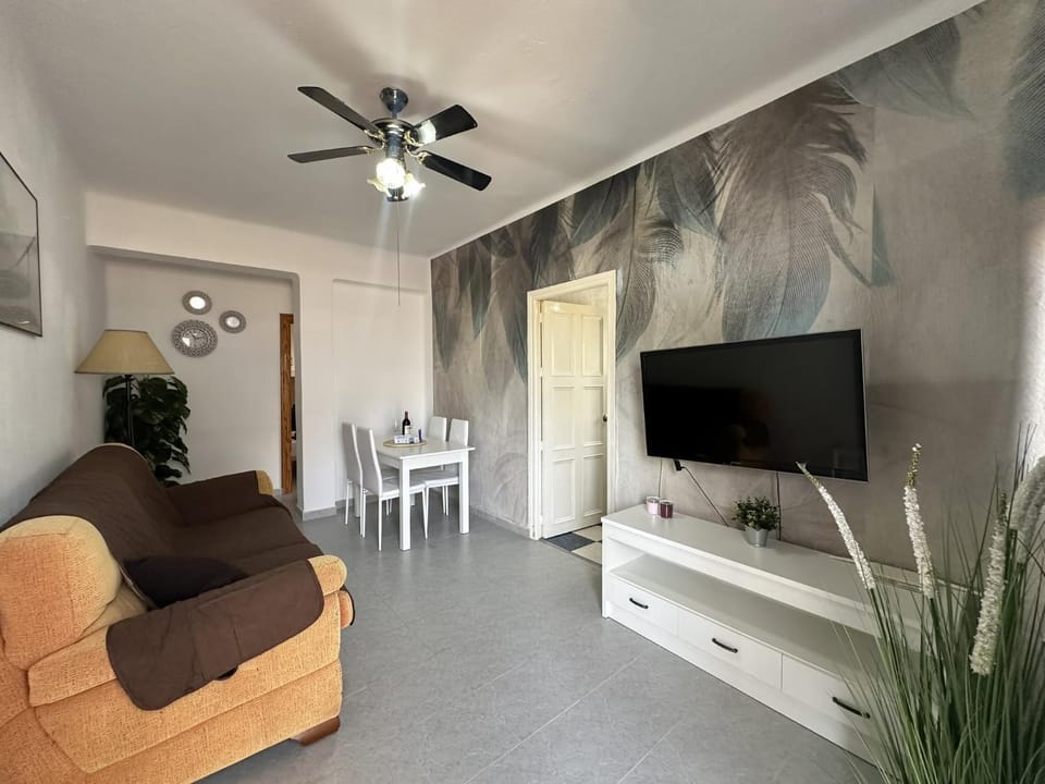 Communal lounge/ TV room, TV and multimedia, Decorative detail