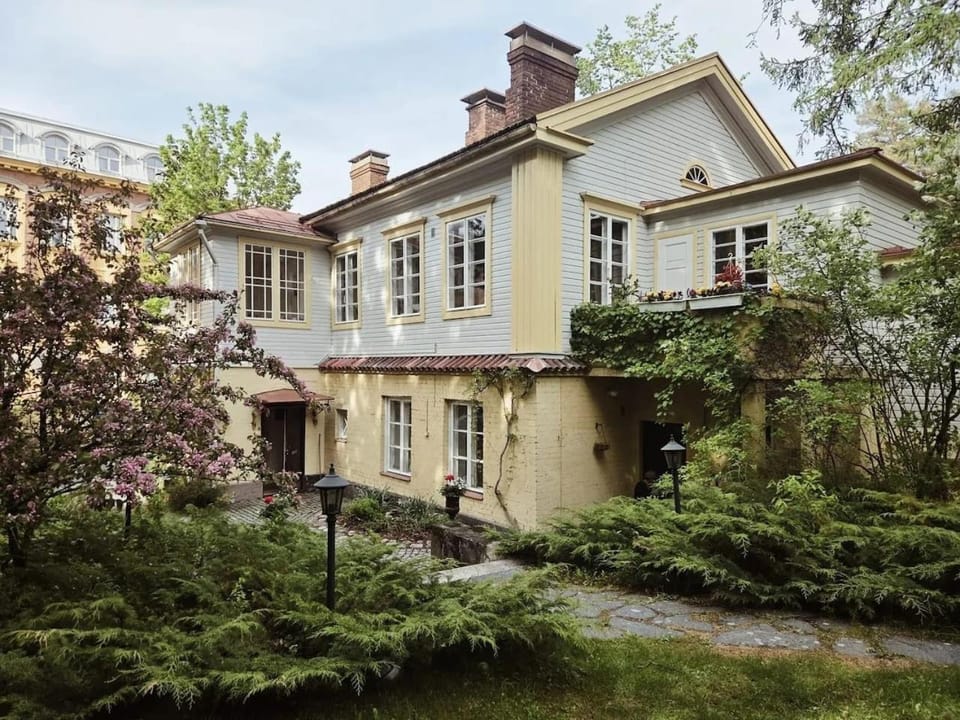 Historic Central Pyynikki 3BR Apt with Free Parking Apartment in Finland