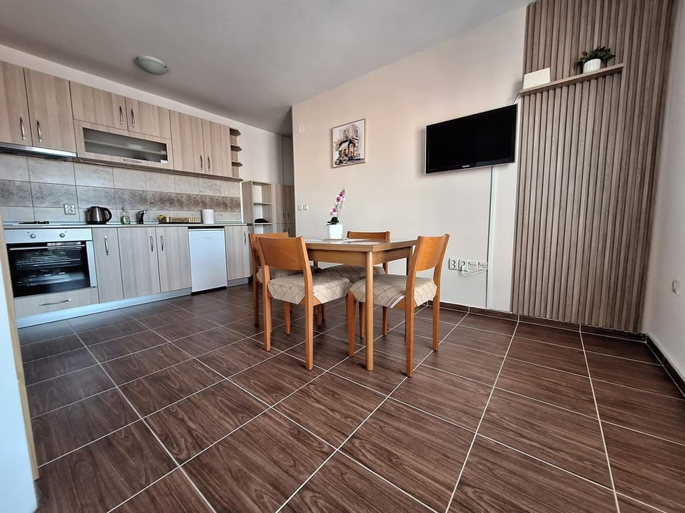 Living room, Dining area, kitchen