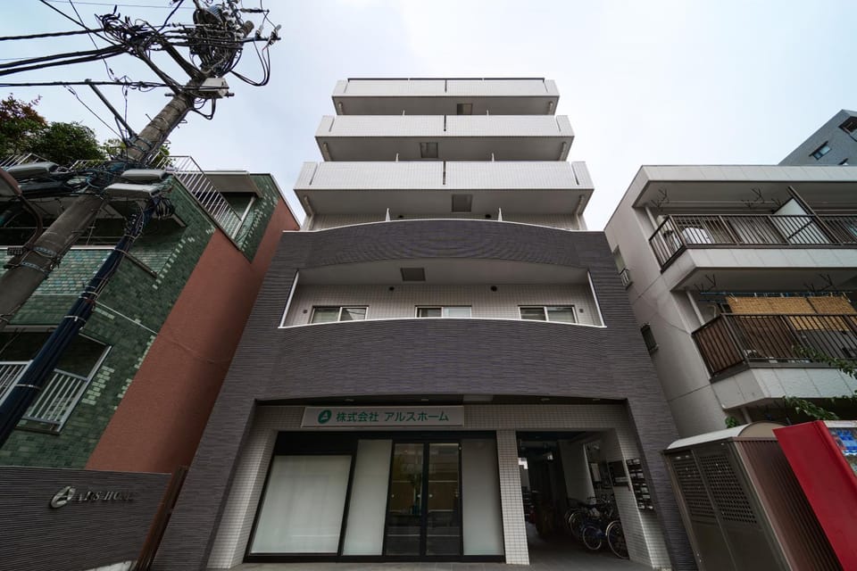 Property building, Day