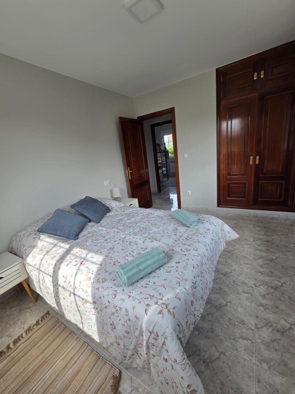 Bed, Photo of the whole room, Bedroom, towels, wardrobe