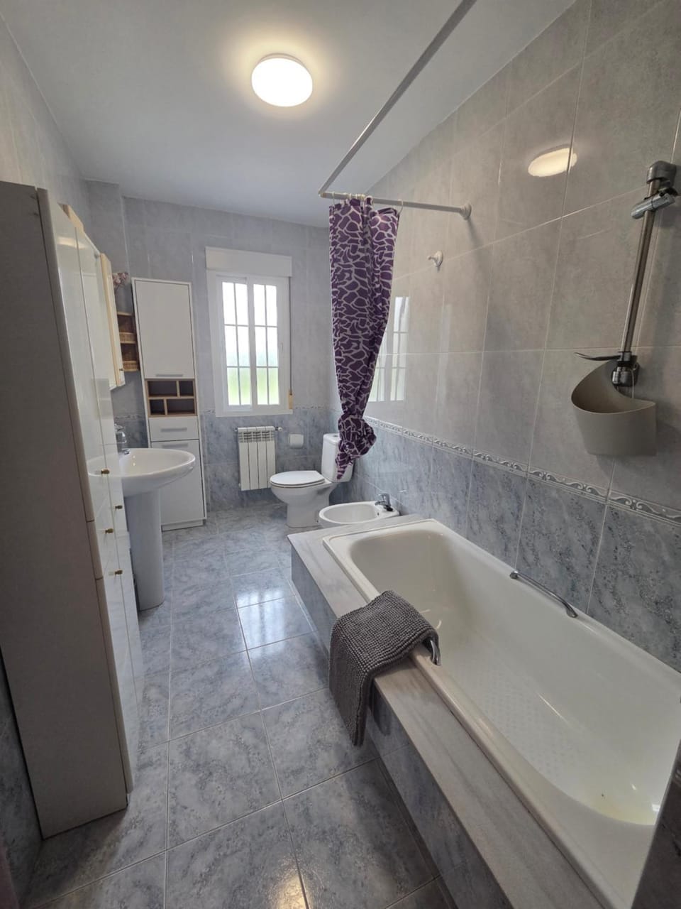 Bathroom, Bath, towels